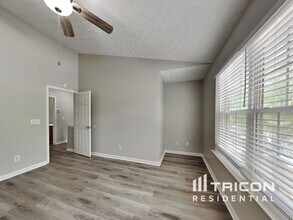 221 Osmanthus Way in Canton, GA - Building Photo - Building Photo