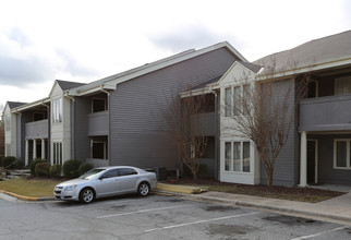 Cloister Apartments in Columbus, GA - Foto de edificio - Building Photo