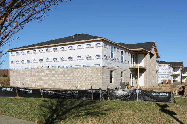 Moss Creek Apartments in Louisville, KY - Foto de edificio - Building Photo