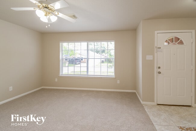 10806 Cayman Mist Dr in Houston, TX - Building Photo - Building Photo