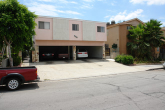 264 E Santa Anita Ave in Burbank, CA - Building Photo - Building Photo