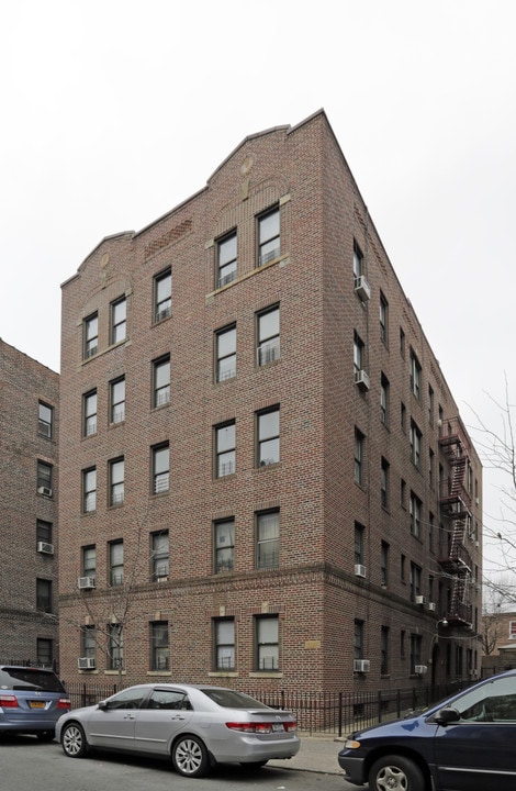 3520 94th St in Jackson Heights, NY - Building Photo