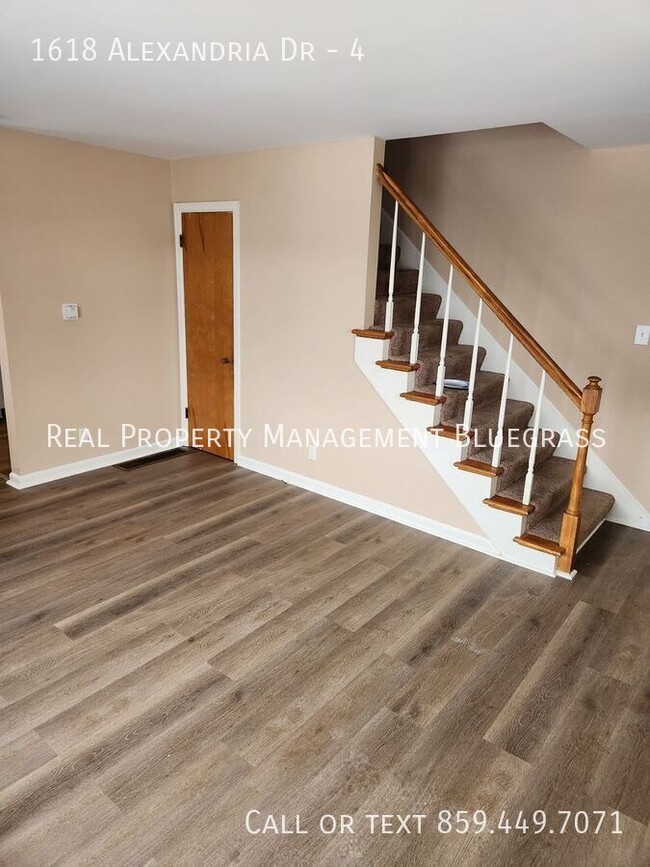 1618 Alexandria Dr in Lexington, KY - Building Photo - Building Photo