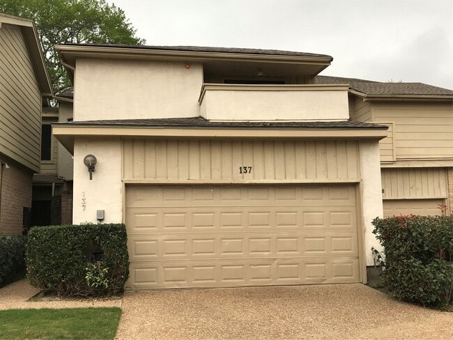 12625 Memorial Dr in Houston, TX - Foto de edificio - Building Photo