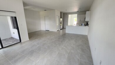 28647 SW 129th Ct in Homestead, FL - Foto de edificio - Building Photo