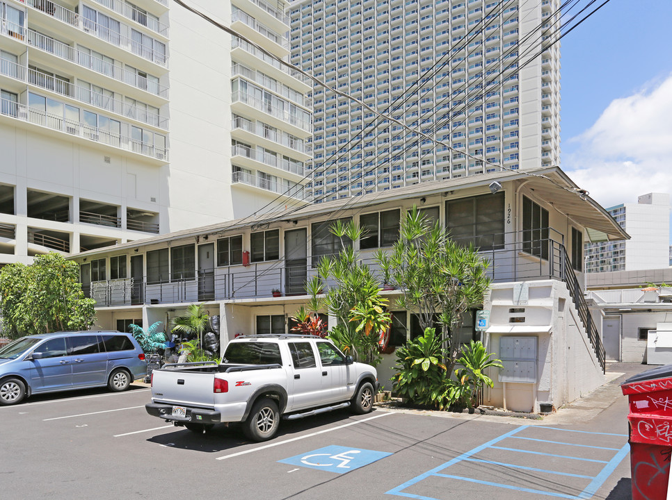 1920 Kahakai Dr in Honolulu, HI - Building Photo