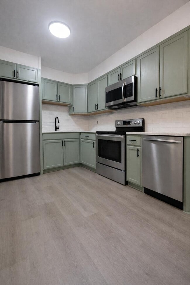 property at 1711 Birchwood Dr SE