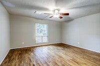 4023 Cedar Forest Dr photo'