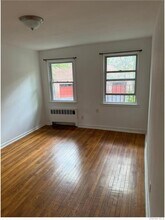 205 W Post Rd in White Plains, NY - Building Photo - Building Photo