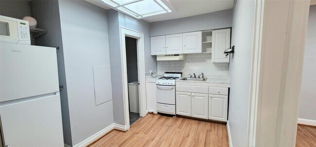 207 Main St in Farmingdale, NY - Building Photo - Building Photo