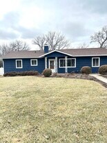 5508 S Stough St in Hinsdale, IL - Building Photo