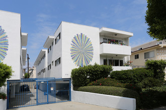 1910 Malcolm Ave in Los Angeles, CA - Building Photo - Primary Photo