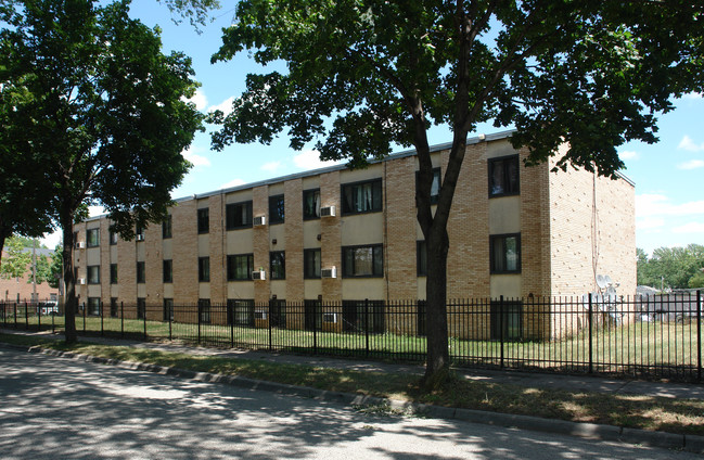 4001 Clinton Ave in Minneapolis, MN - Building Photo - Building Photo