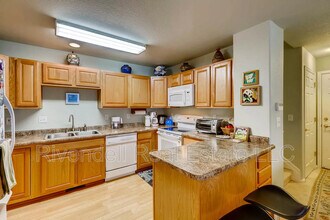 1335 S Kingston St in Aurora, CO - Building Photo - Building Photo