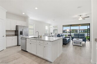 12020 Arbor Trace Dr in Ft. Myers, FL - Building Photo - Building Photo