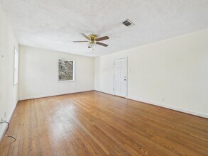 5110 Academy St in Houston, TX - Building Photo - Building Photo