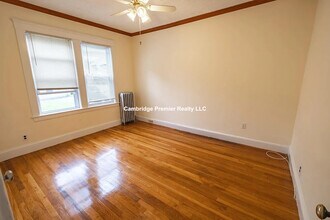 128 Nichols Ave in Watertown, MA - Foto de edificio - Building Photo