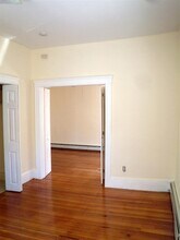 25 Knapp St, Unit 2 in Somerville, MA - Building Photo - Building Photo