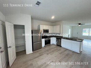 111 Terrence Dr in Beebe, AR - Building Photo - Building Photo