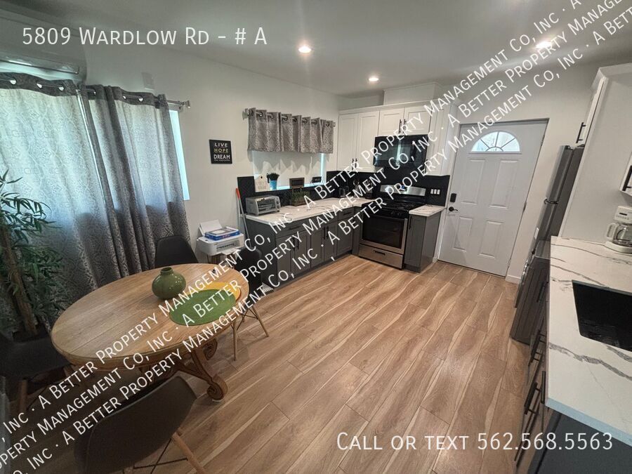 5809 E Wardlow Rd in Long Beach, CA - Building Photo