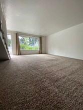 1247 Piper Ln in Eugene, OR - Building Photo - Building Photo