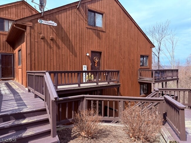 property at 6 Steamboat Dr