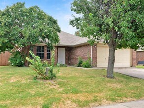 1513 W Hercules Ln in Denton, TX - Building Photo - Building Photo