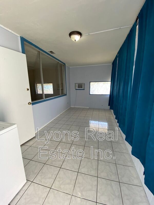 17377 Dowling Dr in Ft. Myers, FL - Building Photo - Building Photo