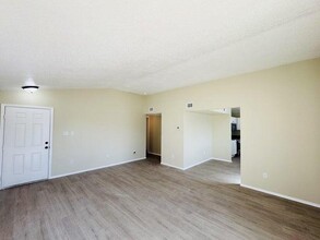 8512 Trotter Rd SW in Albuquerque, NM - Building Photo - Building Photo