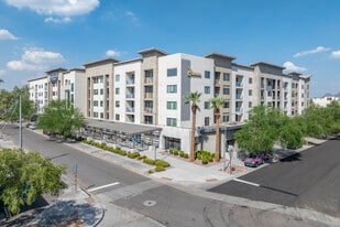 Curve at Melrose in Phoenix, AZ - Building Photo