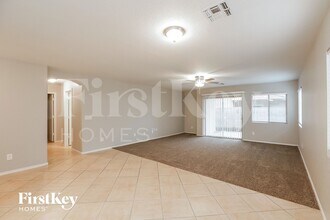 8338 W Hughes Dr in Tolleson, AZ - Foto de edificio - Building Photo