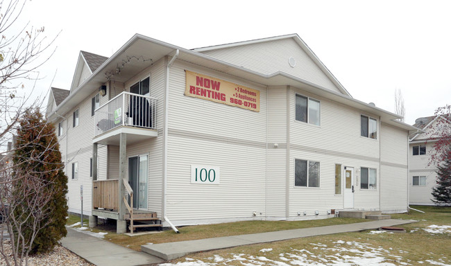 620 King St in Spruce Grove, AB - Building Photo - Building Photo