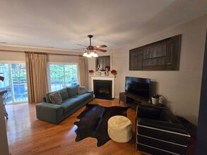 202 Storemont Way in Apex, NC - Building Photo - Building Photo