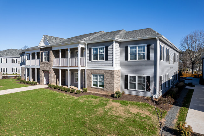 The Residences at Berkshire Road in West Hartford, CT - Building Photo - Building Photo