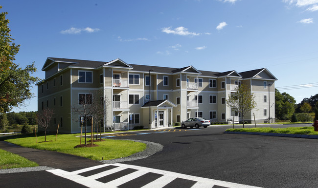 Longview Place Apartments in Hampton, NH - Building Photo - Building Photo