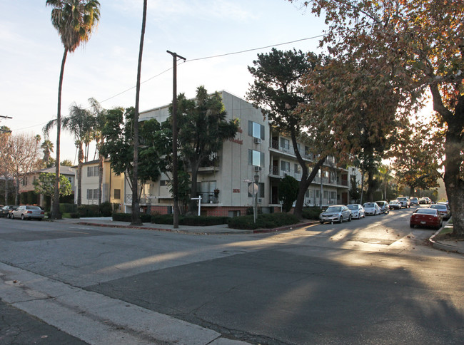 Villa Trakai Apartments in Los Angeles, CA - Building Photo - Building Photo