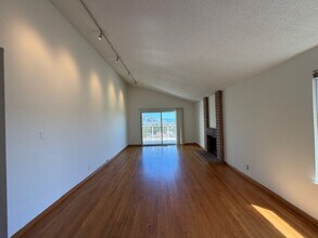 173 Valleyview Way in South San Francisco, CA - Building Photo - Building Photo