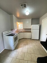 1404 Carlisle Ct in The Village, OK - Building Photo - Building Photo