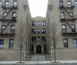 383 Warburton Ave in Yonkers, NY - Foto de edificio - Building Photo