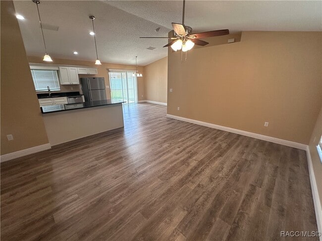 2468 W Vespero St in Citrus Springs, FL - Building Photo - Building Photo