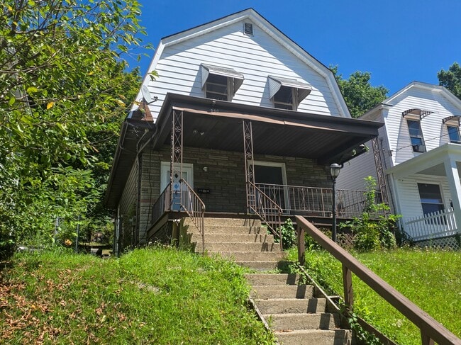 property at 1330 Woodmont Ave