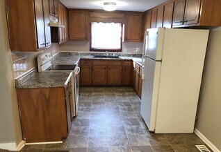 1350 Sherman Ave in Leavenworth, KS - Building Photo - Building Photo