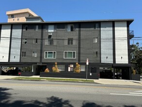 9025 W. 3rd St - fully renovated unit in Los Angeles, CA - Building Photo - Building Photo