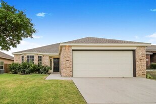 745 Poncho Ln in Haslet, TX - Building Photo