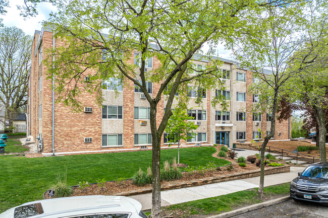 Harriet Hills Condominiums