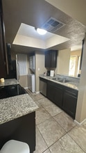 5039 N 57th Ave, Unit Apt 212 in Glendale, AZ - Building Photo - Building Photo