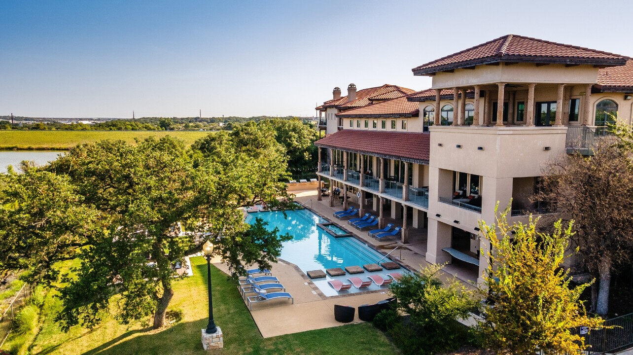 Muir Lake in Cedar Park, TX - Foto de edificio