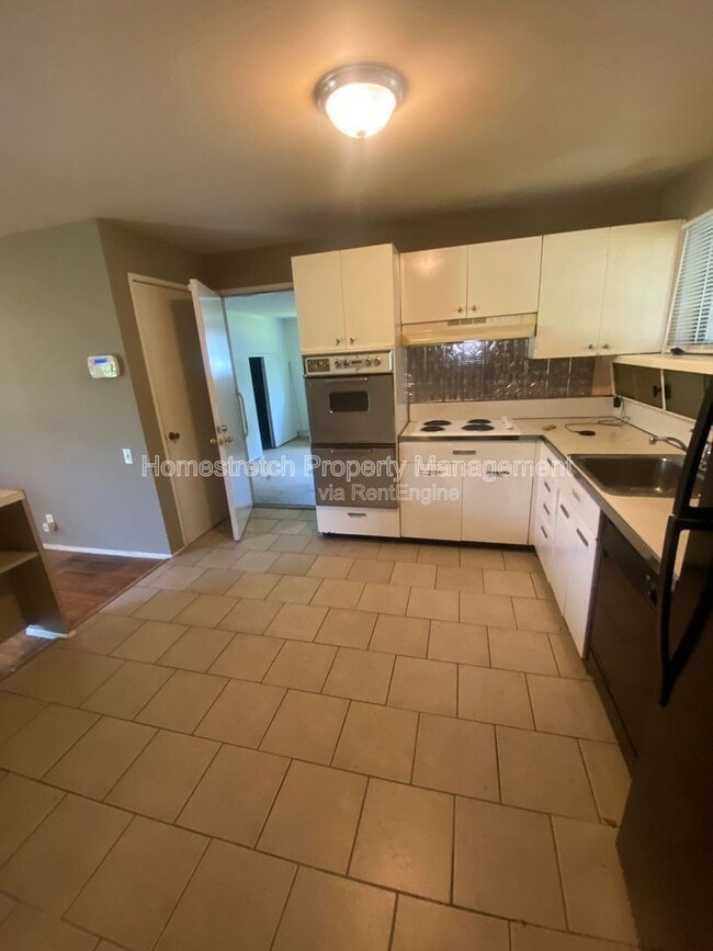 2220 Argo Dr