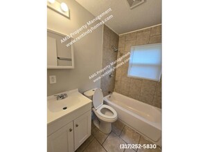 6519 E Hampton Dr in Indianapolis, IN - Building Photo - Building Photo