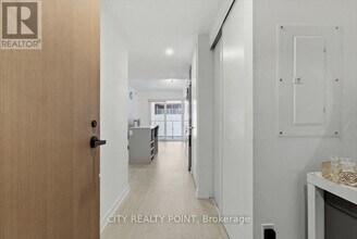 8 Tippett Rd in Toronto, ON - Building Photo - Building Photo